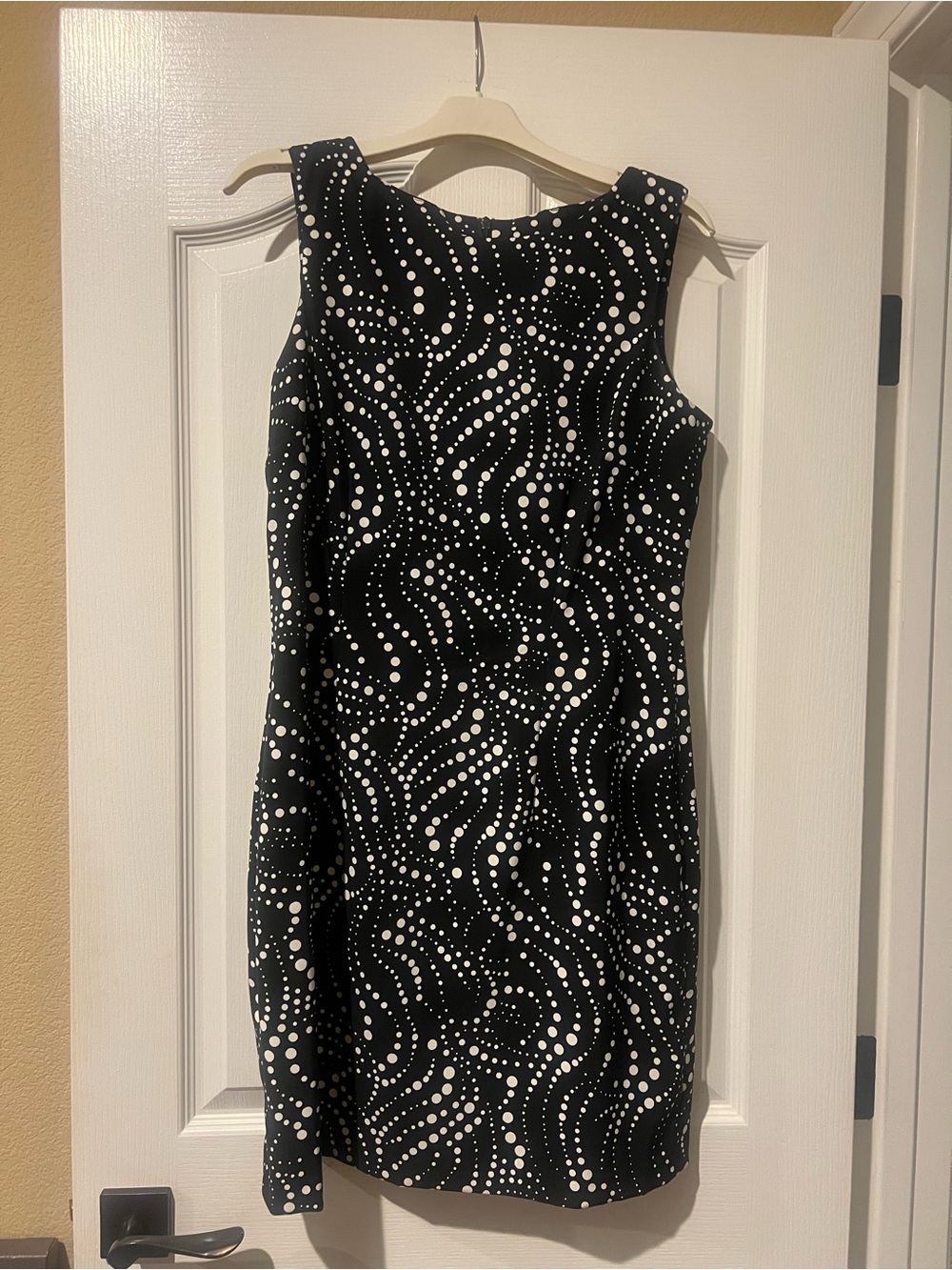 Allyson II Sleeveless Black Mini Sheath Dress with White Dot Wave Print